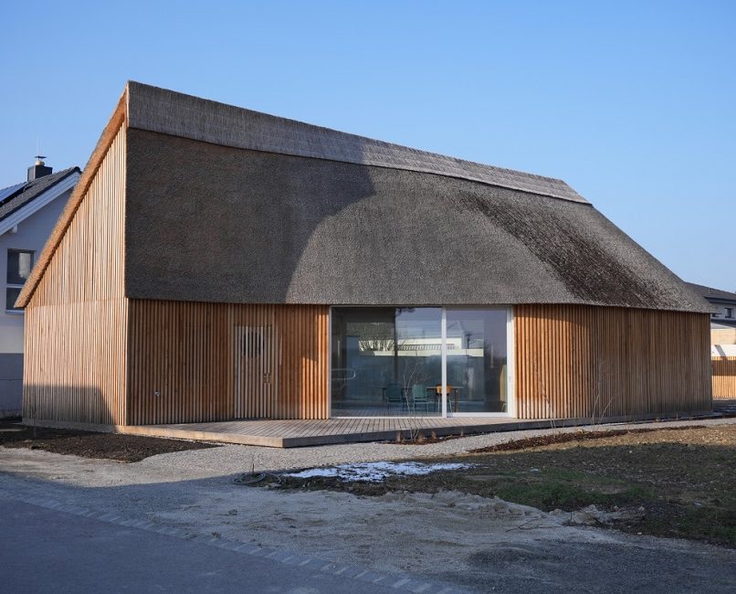 Ein außergewöhnliches Projekt: Die Schilfdächer in Weiden am See